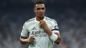 Alexander-Arnold Bayar Tuntas Kesalahan Terlambat Latihan