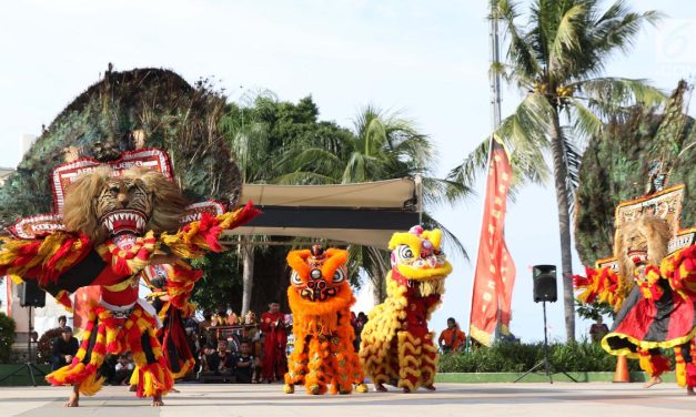 Kolaborasi Barongsai Dan Reog Ponorogo Di Kalimantan Viral