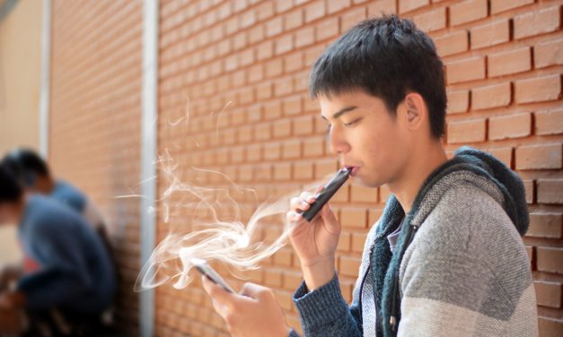Dampak Jangka Panjang Vape Terhadap Paru-Paru Anak Muda