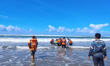 Tiga Wisatawan Terseret Ombak Di Pantai Gunungkidul