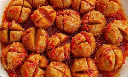 Bakso Mercon Kuah Lava: Sensasi Pedas Favorit Food Vlogger