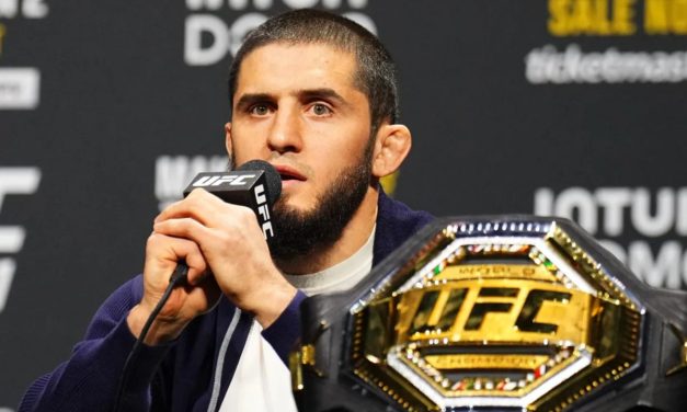 Islam Makhachev Pertahankan Sabuk Juara Kelas Ringan UFC