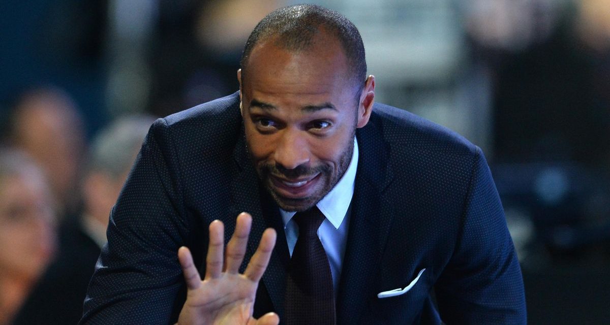 Thierry Henry Tersenyum Lebar Arsenal Juara Liga Inggris Lagi