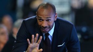 Thierry Henry Tersenyum Lebar Arsenal Juara Liga Inggris Lagi