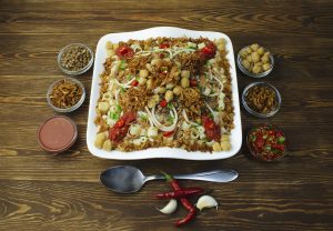 Koshari Mesir: Makan Makaroni, Nasi, Dan Lentil Satu Piring Penuh