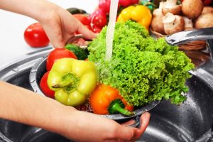 Tips Cuci Sayur Dan Buah Biar Bebas Dari Sisa Bahaya Pestisida