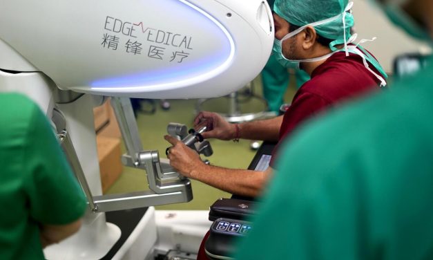 RSCM Sukses Lakukan Operasi Bedah Robotik Jarak Jauh
