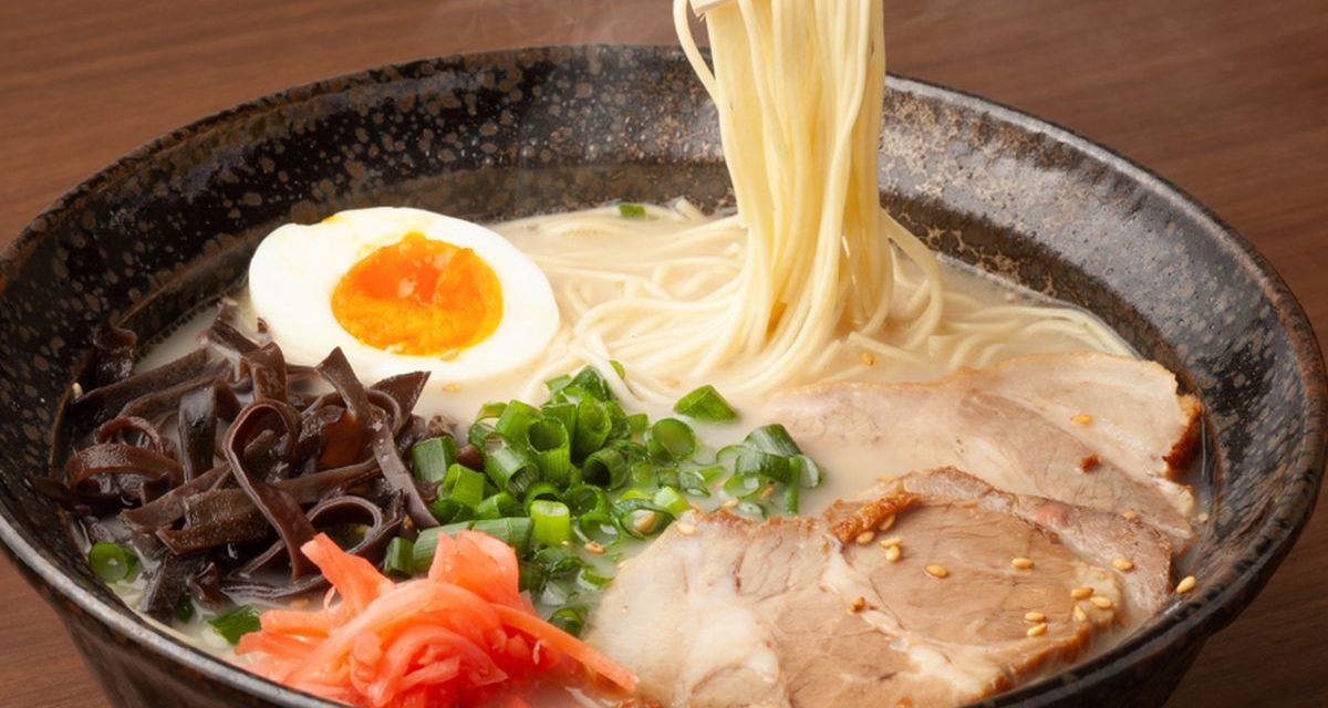 Ramen Shoyu Tokyo: Mi Kaldu Kecap Asin Jernih Beraroma Wijen