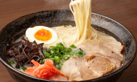 Ramen Shoyu Tokyo: Mi Kaldu Kecap Asin Jernih Beraroma Wijen