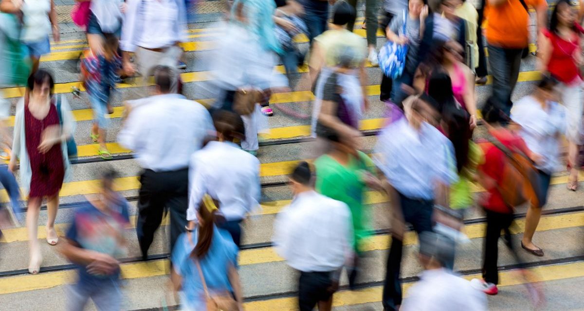 Fenomena Quiet Commuting Jalan Kaki Ke Kantor Makin Populer