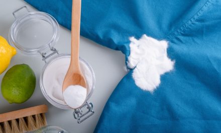 Baju Bebas Noda Kuning! Cukup Pakai Baking Soda Dan Lemon