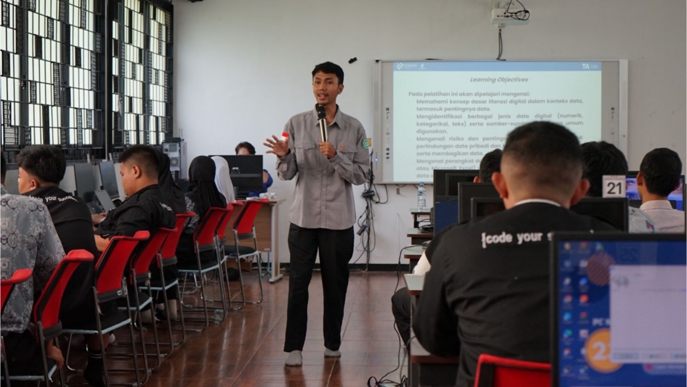 Komdigi Dan Komunitas Edukasi Gelar Pelatihan Siber Ke Pelajar