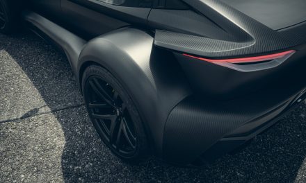 Donkervoort F22 Bare Carbon Rilis Bodi Karbon Tanpa Asistensi